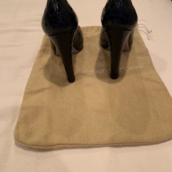 Shoes, heels - NWOT Sergio Rossi dark navy heels, hidden platform - Picture 11 of 15